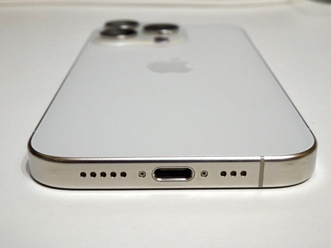 iPhone15 Pro 128GB ホワイトチタニウム【国内版 SIMフリー】