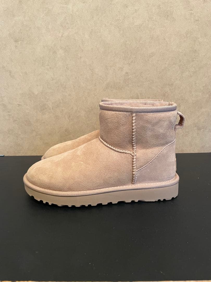 【未使用品】UGG Classic Mini ベージュ ショートブーツ