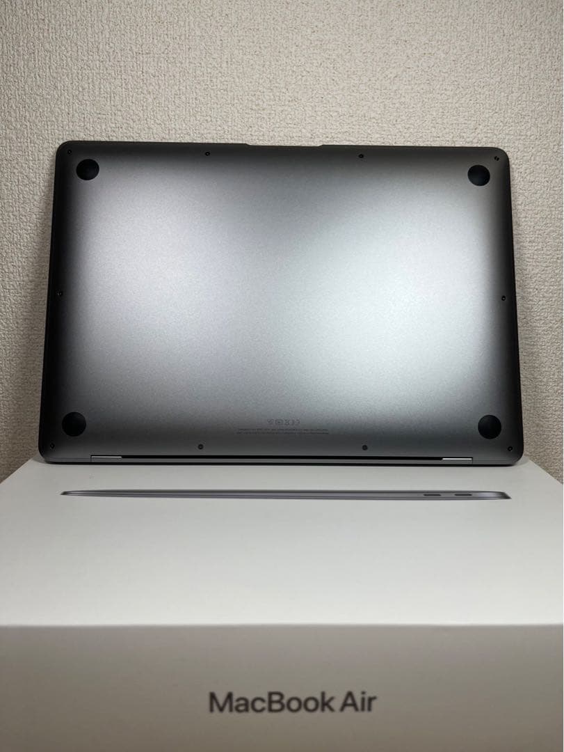 Apple MacBook Air M1チップ8GB　256GBスペースグレー