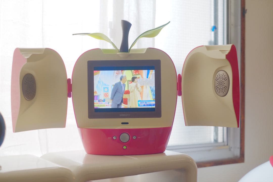 リンゴ型テレビ　ブラウン管　hannspree スペースエイジ　レトロポップ