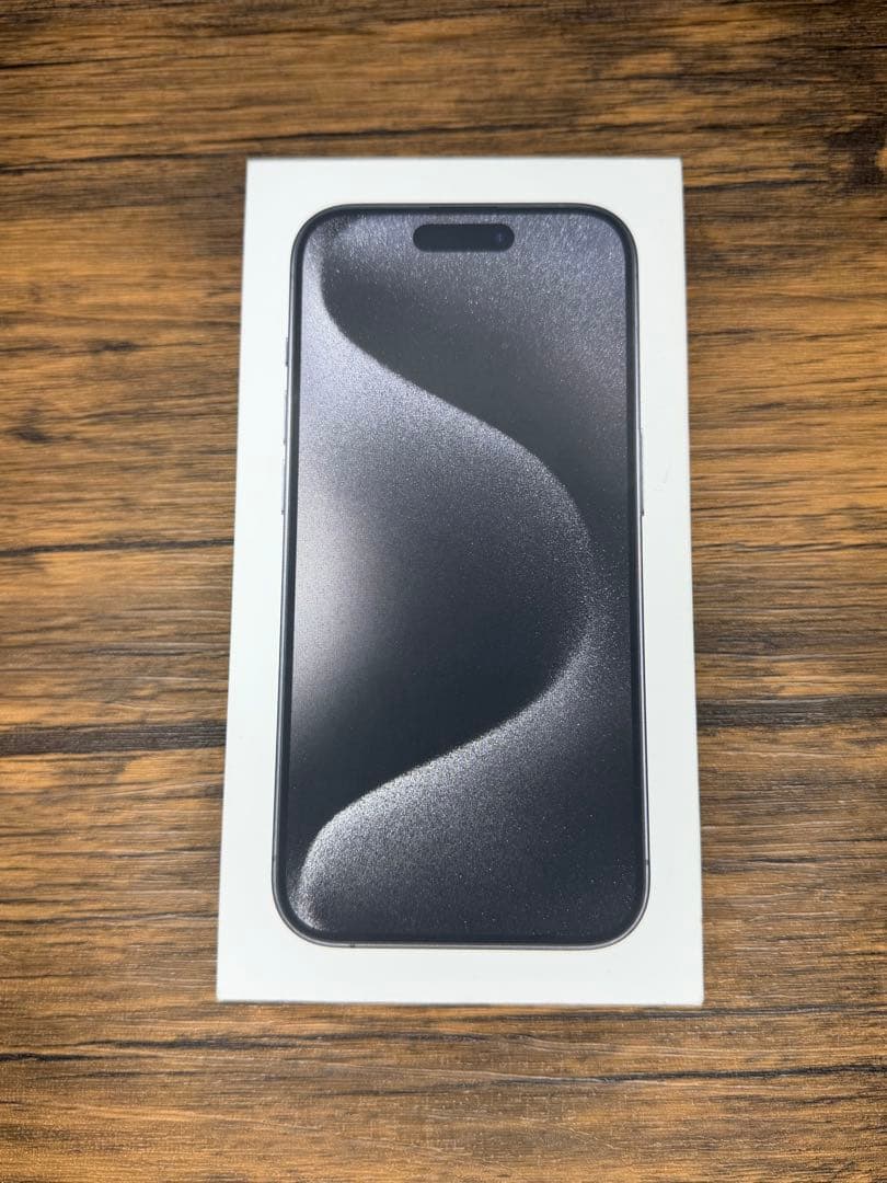 iPhone 15 Pro 256GB SIMフリー ブラックチタニウム