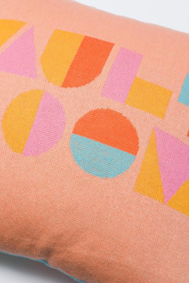 vaultroom EQUIPMENT KNIT CUSHION ステッカー付き