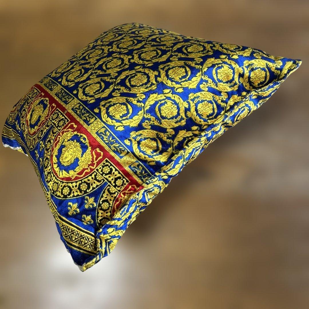 美品）Gianni Versace ビンテージ クッション バロッコ プラス①