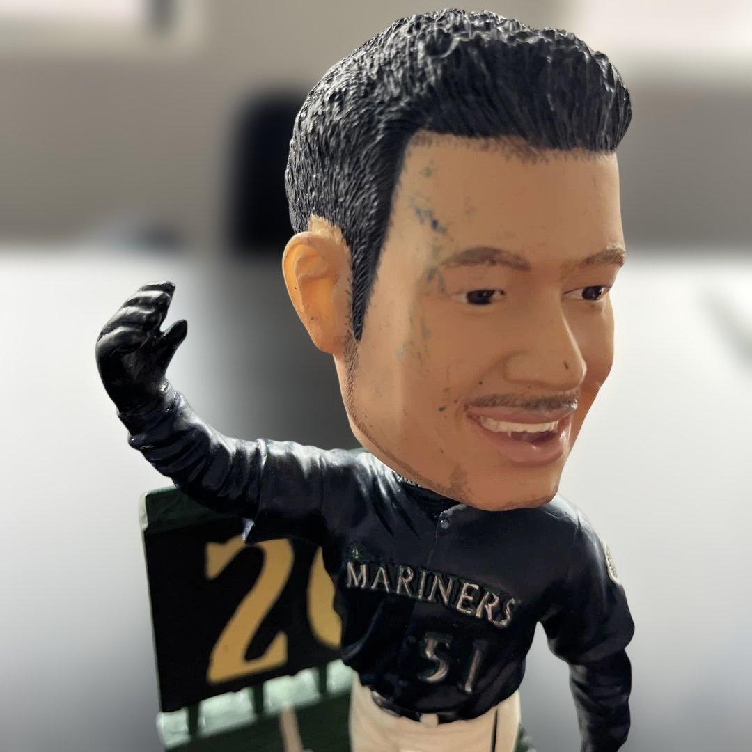 【非売品】【箱なし】【破損あり】イチロー シーズン最多安打262記念フィギュア
