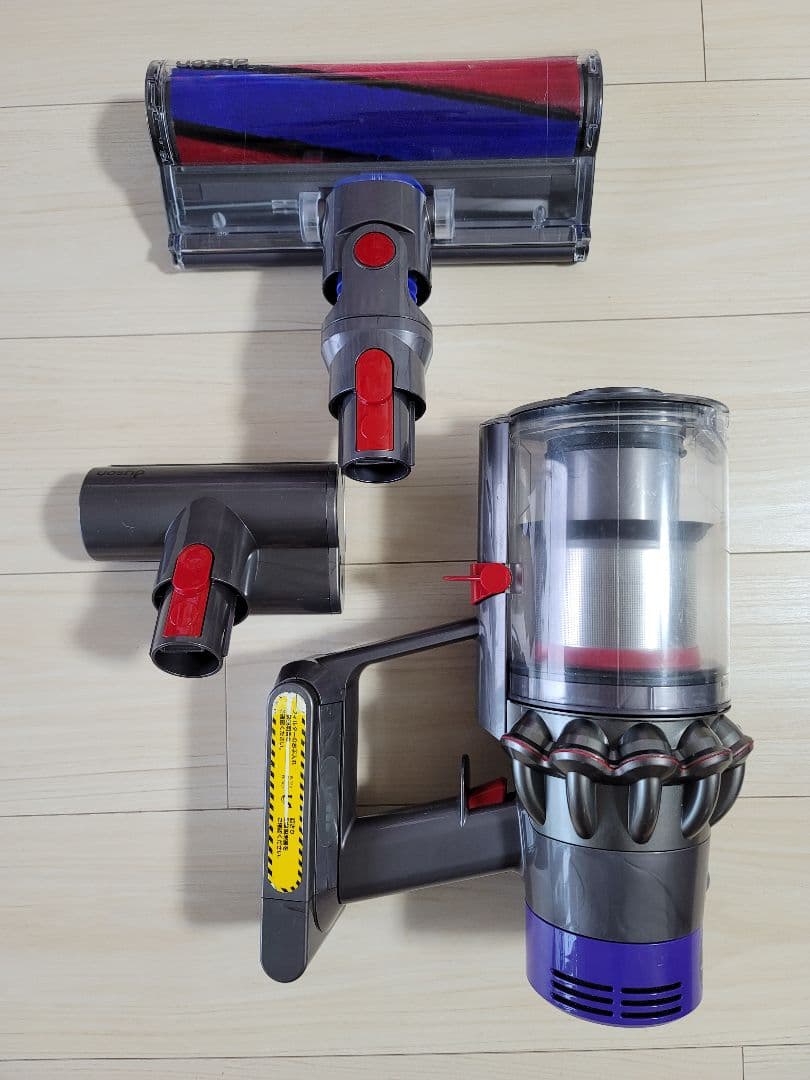 ダイソン Dyson V10 サイクロン式 コードレス掃除①