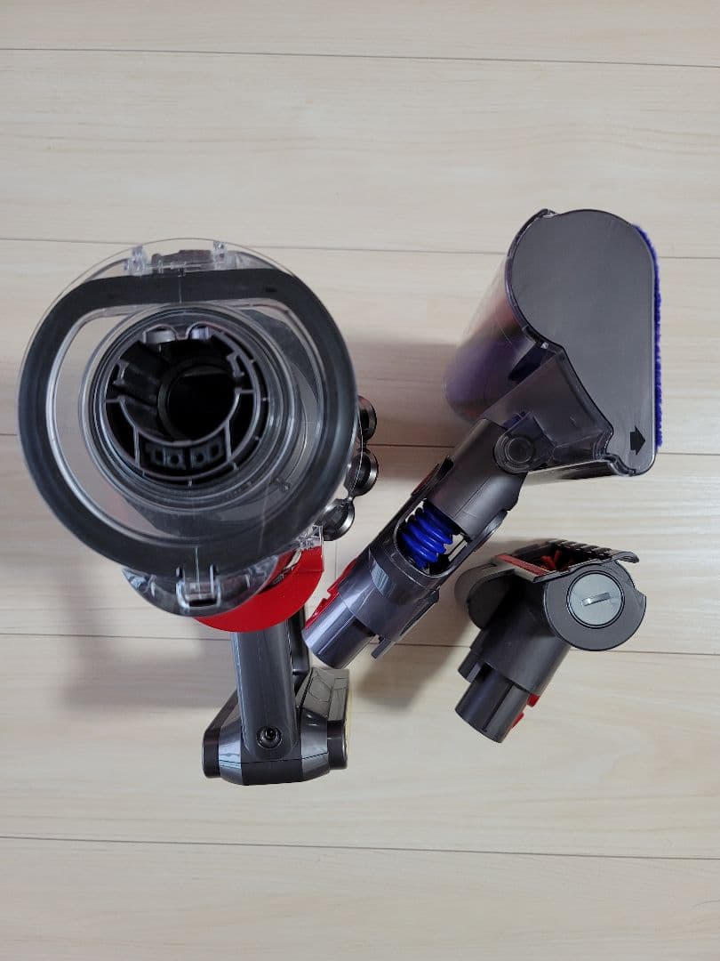 ダイソン Dyson V10 サイクロン式 コードレス掃除①