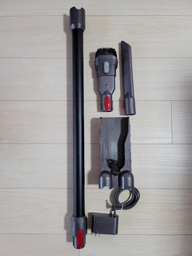 ダイソン Dyson V10 サイクロン式 コードレス掃除①