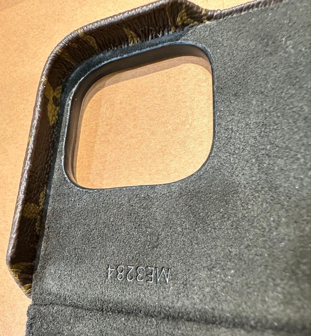 【中古美品】ルイ・ヴィトン iPhone15pro手帳型ケース　モノグラム