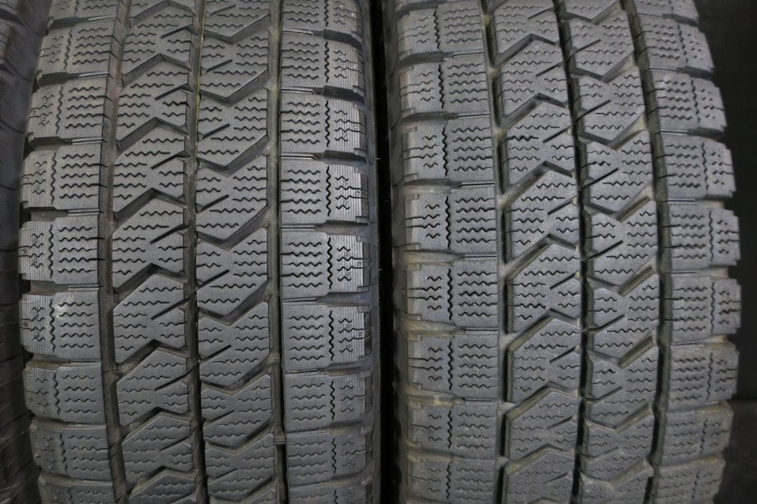 河崎雪様送料込み 205/70R17.5 115/113 ブリヂストン W989