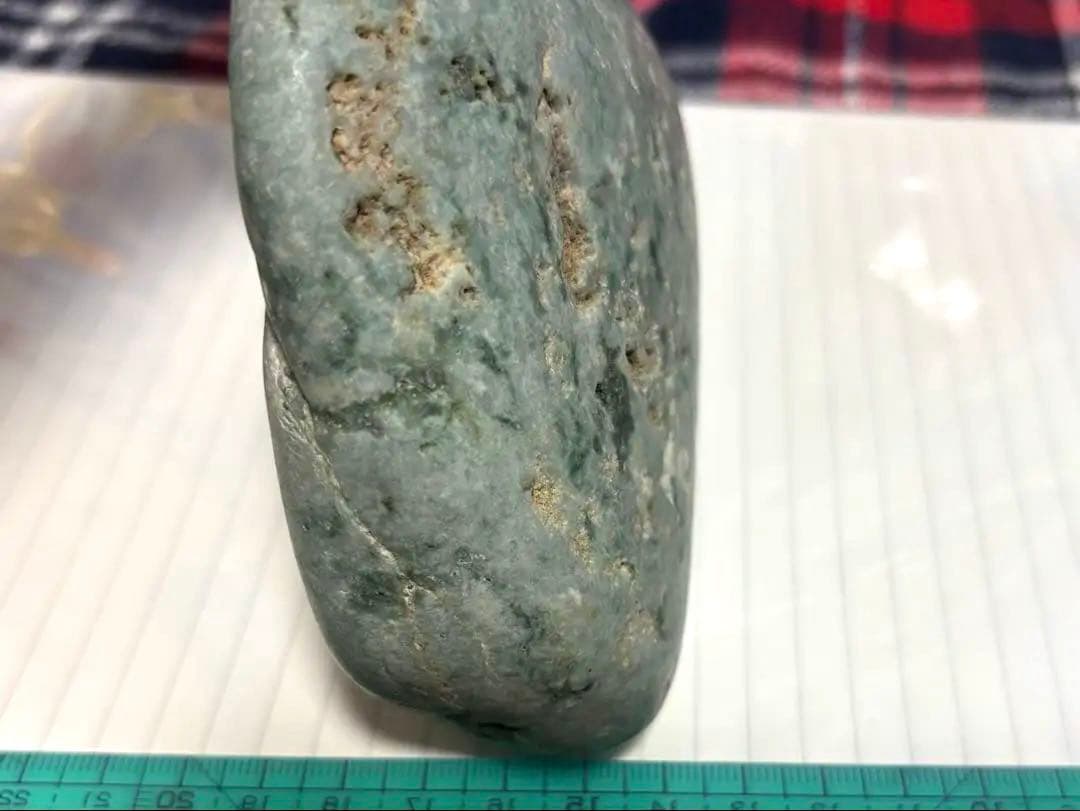 く*ん様 糸魚川翡翠 海石原石