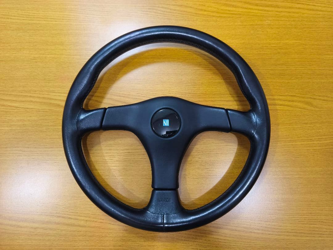 NARDI GARA3 Type3 36Φ ブラックレザー＆ブラックパッド