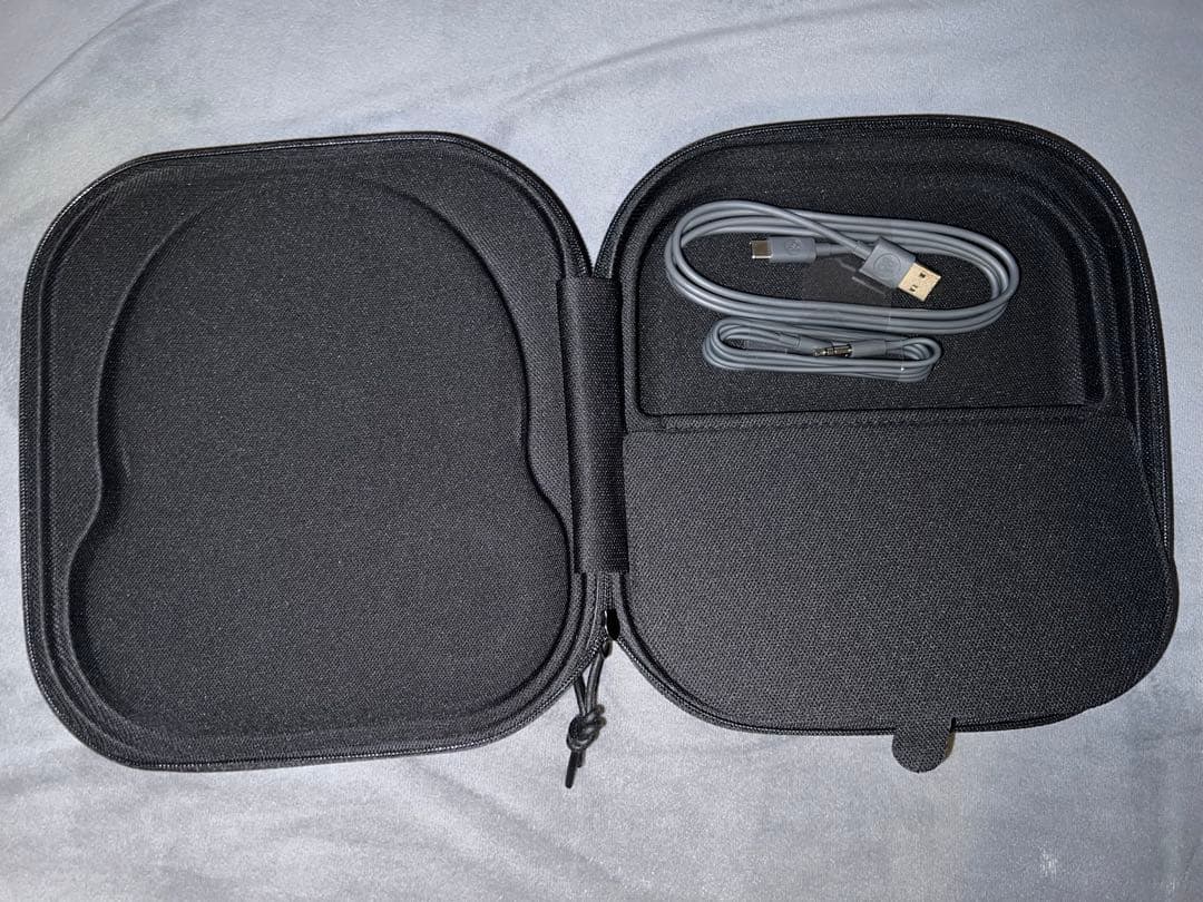 iskw　　Bang & Olufsen Beoplay HX