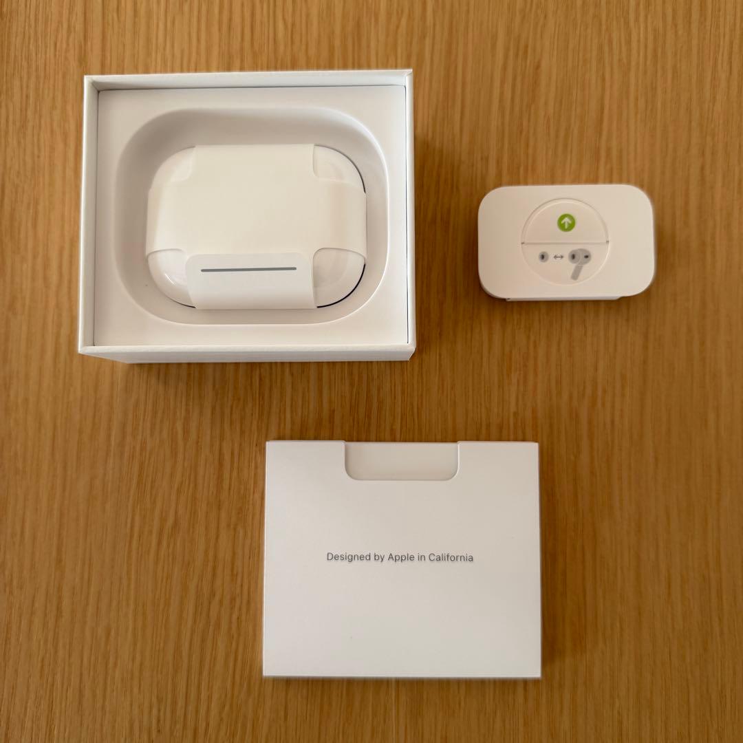 AirPods Pro 3 本体 (ESR保護ケース付)