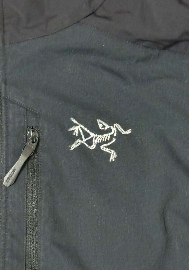 ARC’TERYX Proton Lightweight Hoody 黒 L