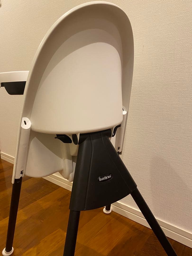 廃盤品　ベビービョルン ハイチェア　ホワイト　ハーネスあり