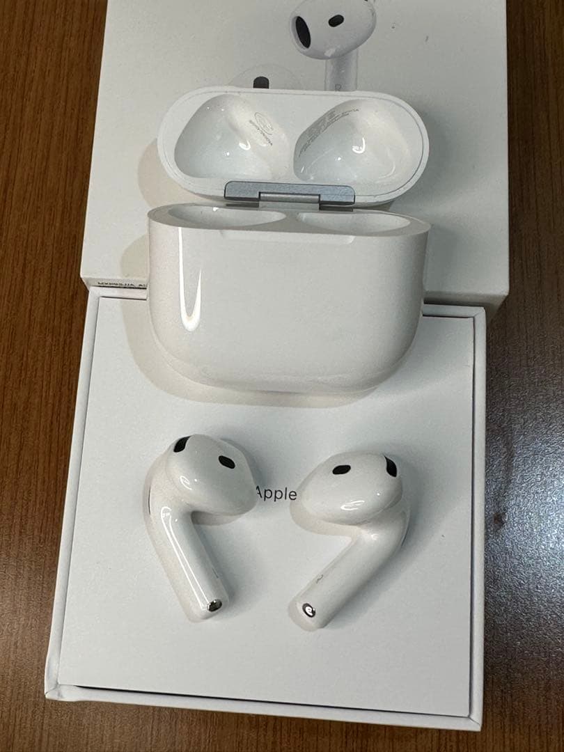 【美品】AirPods 4 ANC搭載 MXP93J/A 4JXRM