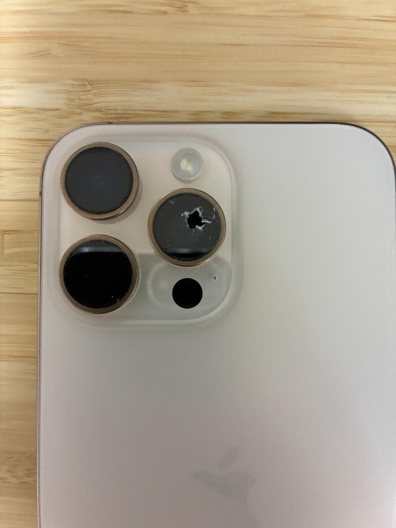 iPhone 16 Pro Max 512GB 背面割れ