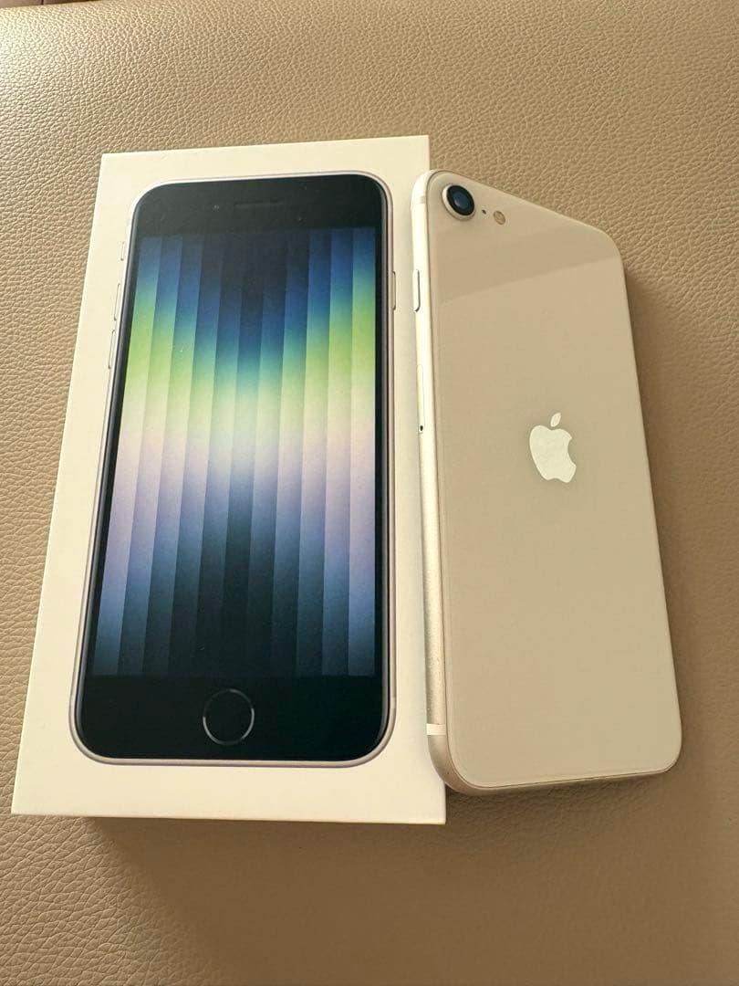 iPhone SE (第3世代) ホワイト 本体　128㎇