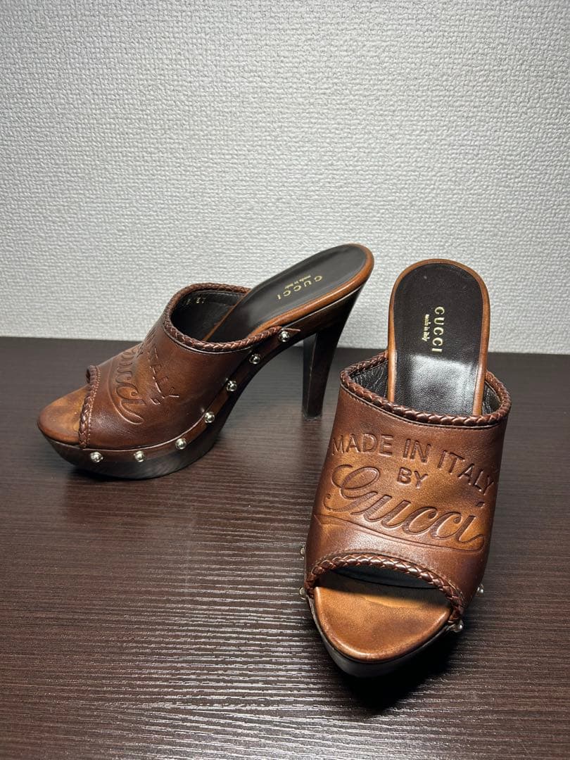 Gucci ブラウンレザーオープントゥサンダル