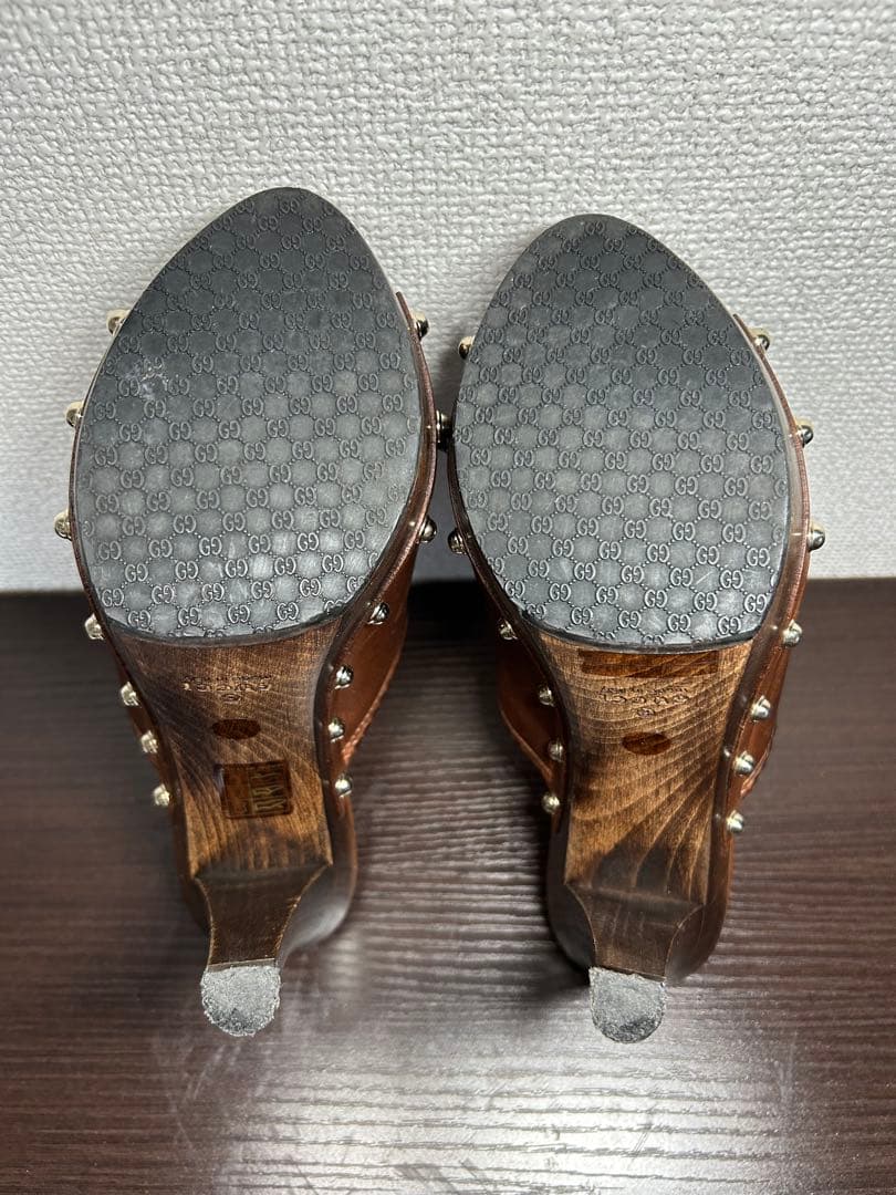 Gucci ブラウンレザーオープントゥサンダル