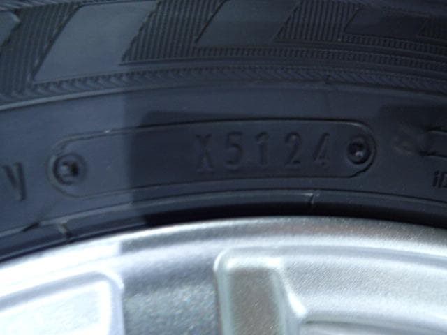 B1063【送料無料】スタッドレスタイヤ 155/65R14 4本セット