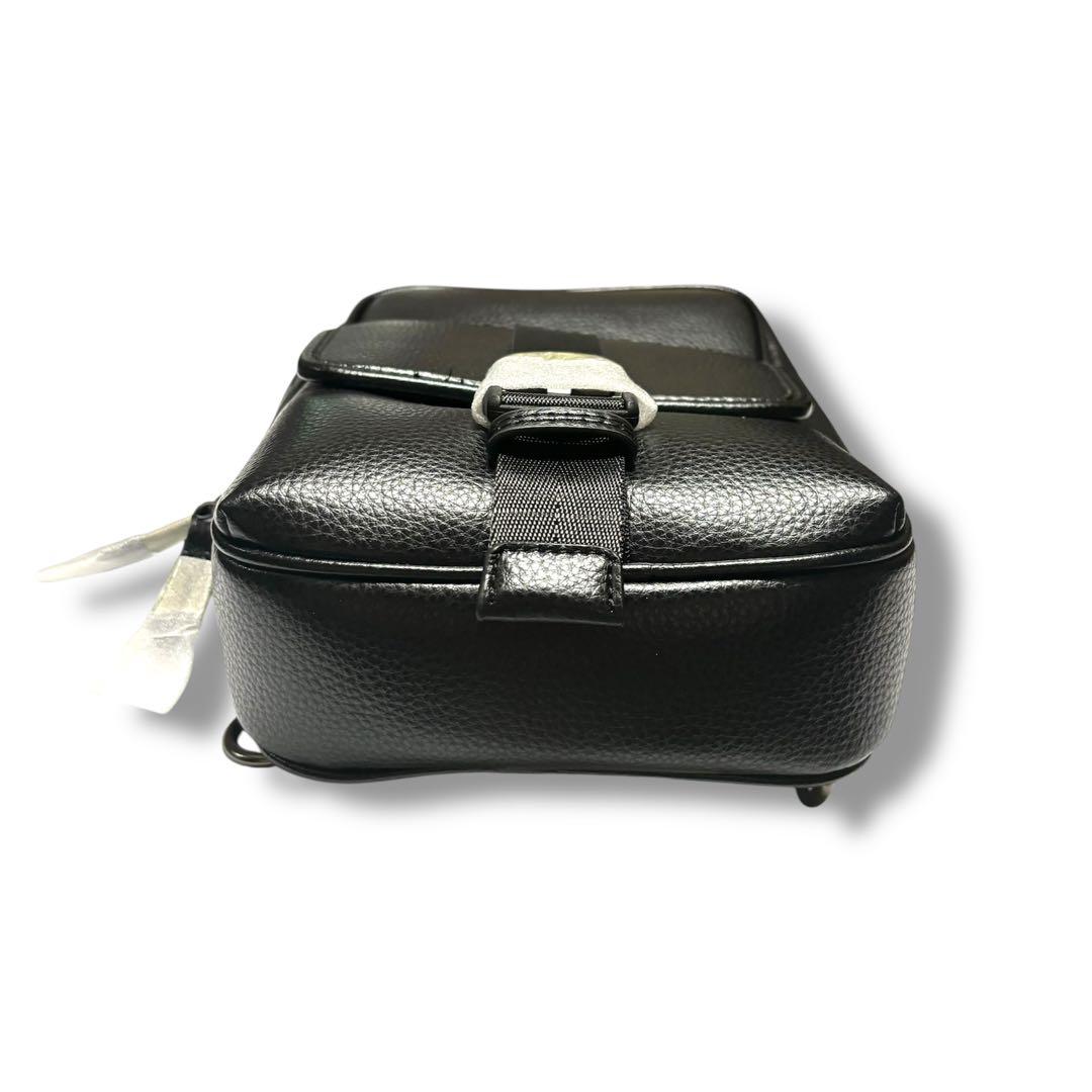 【新品タグ有】COACHコーチ メンズバッグ CM380 ボディーバッグ