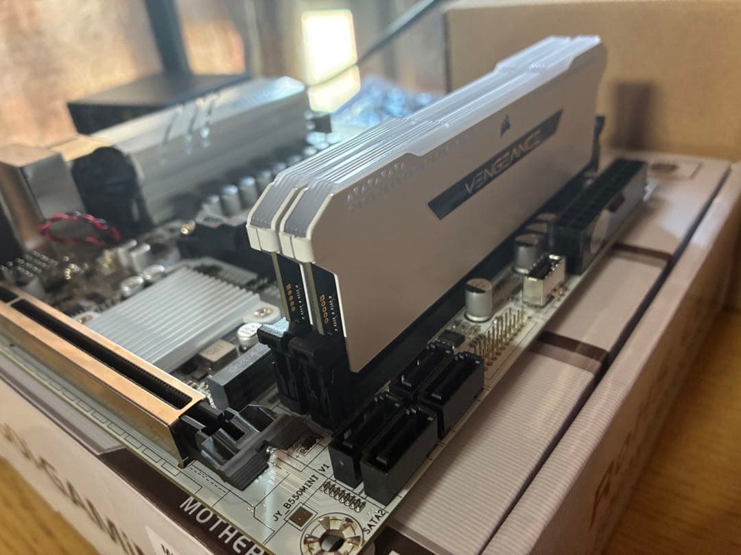 JGINYUE B550 マザーボード AMD Ryzen 5 5600GT