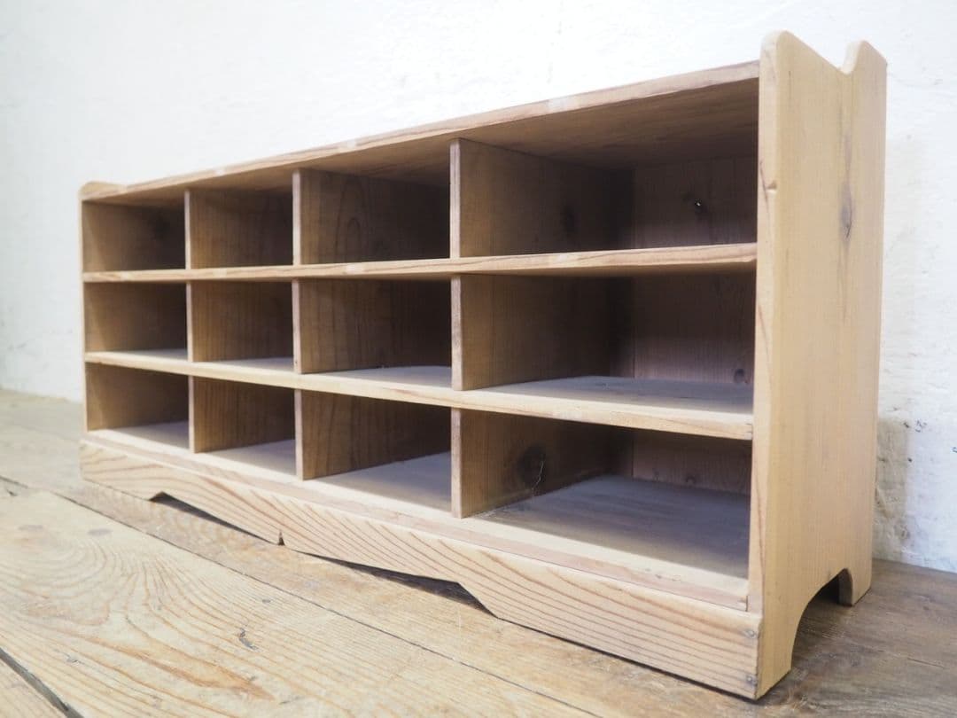 1200 ヴィンテージ　杉のディスプレイラック　収納棚　ケース　小物入れ　レトロ