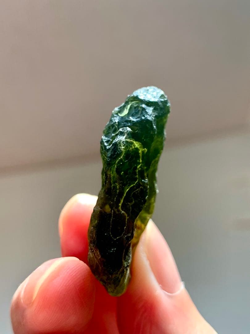 最強パワーストーンモルダバイト　テクタイト　隕石　ヒーリング鉱物標本　リビアン