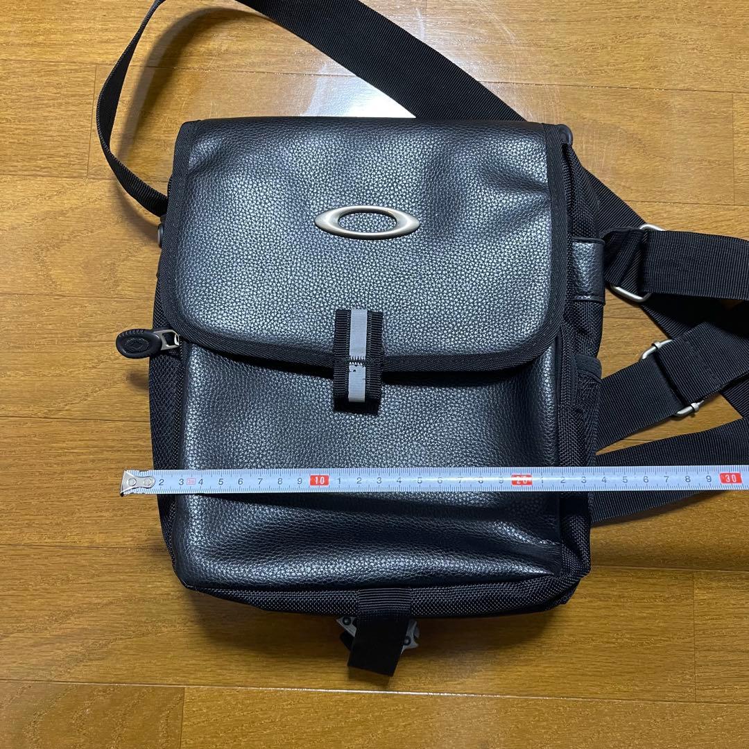 希少 正規品 OAKLEY オークリー ワンショルダーバッグ スリングバッグ