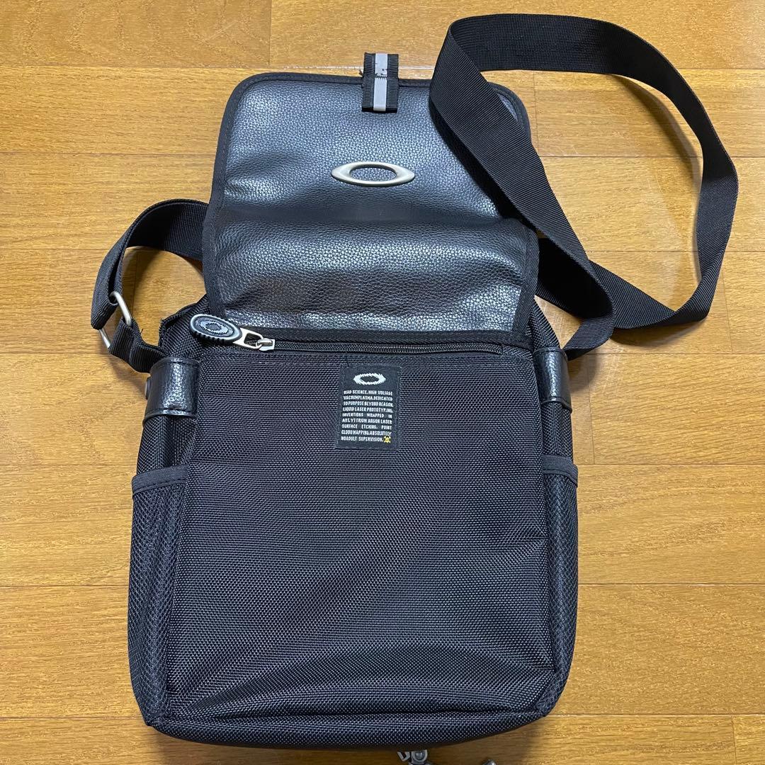希少 正規品 OAKLEY オークリー ワンショルダーバッグ スリングバッグ