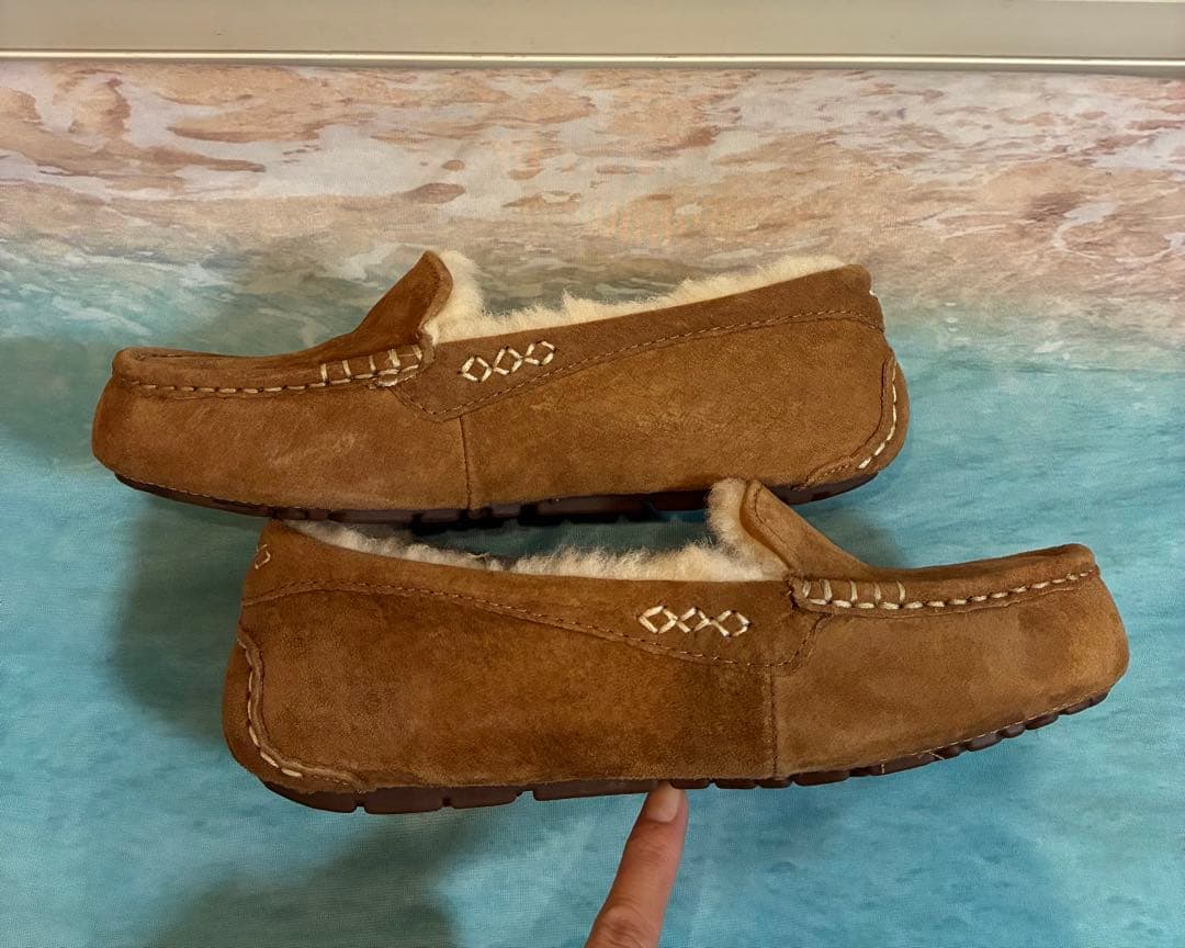 新品　UGG アグ　タゴタ　ローファー　モカシン　キャメルベージュ　24㎝