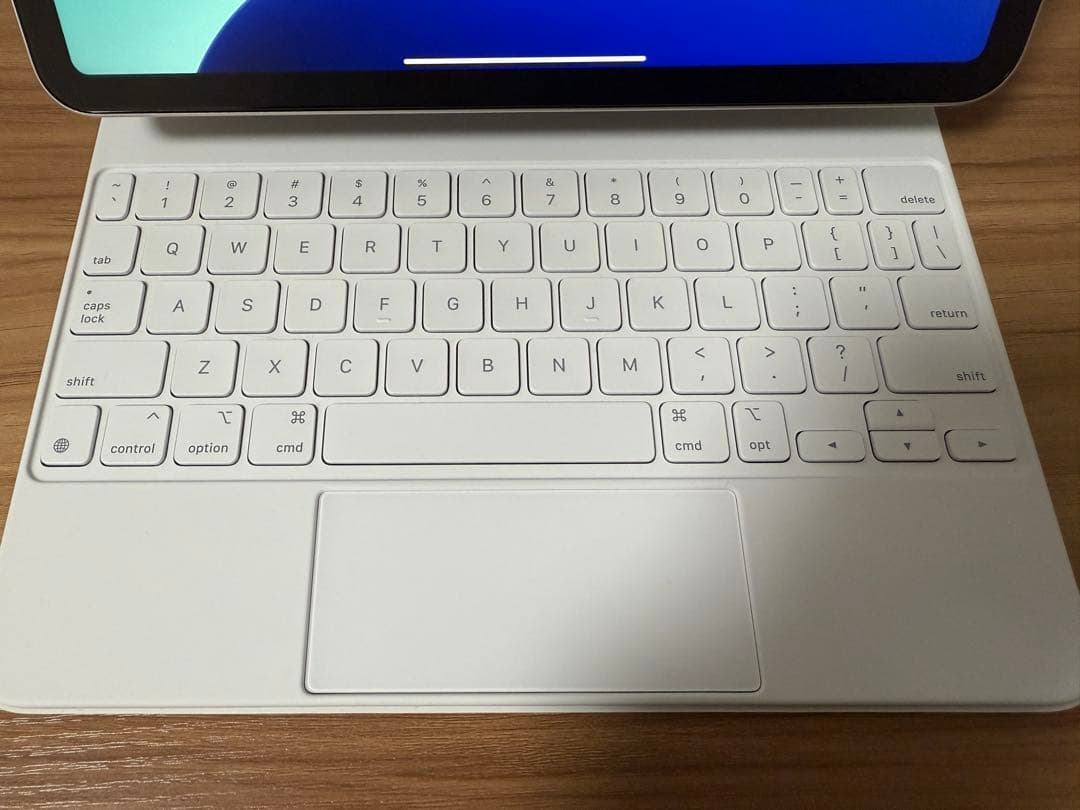 m2 iPad Air 11インチゴールド+ Magic Keyboard