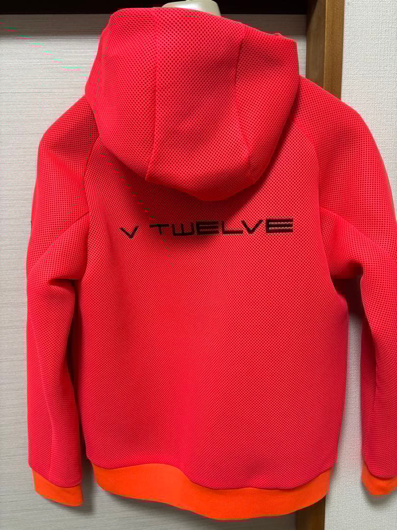 V 12メンズゴルフ　ジップパーカー