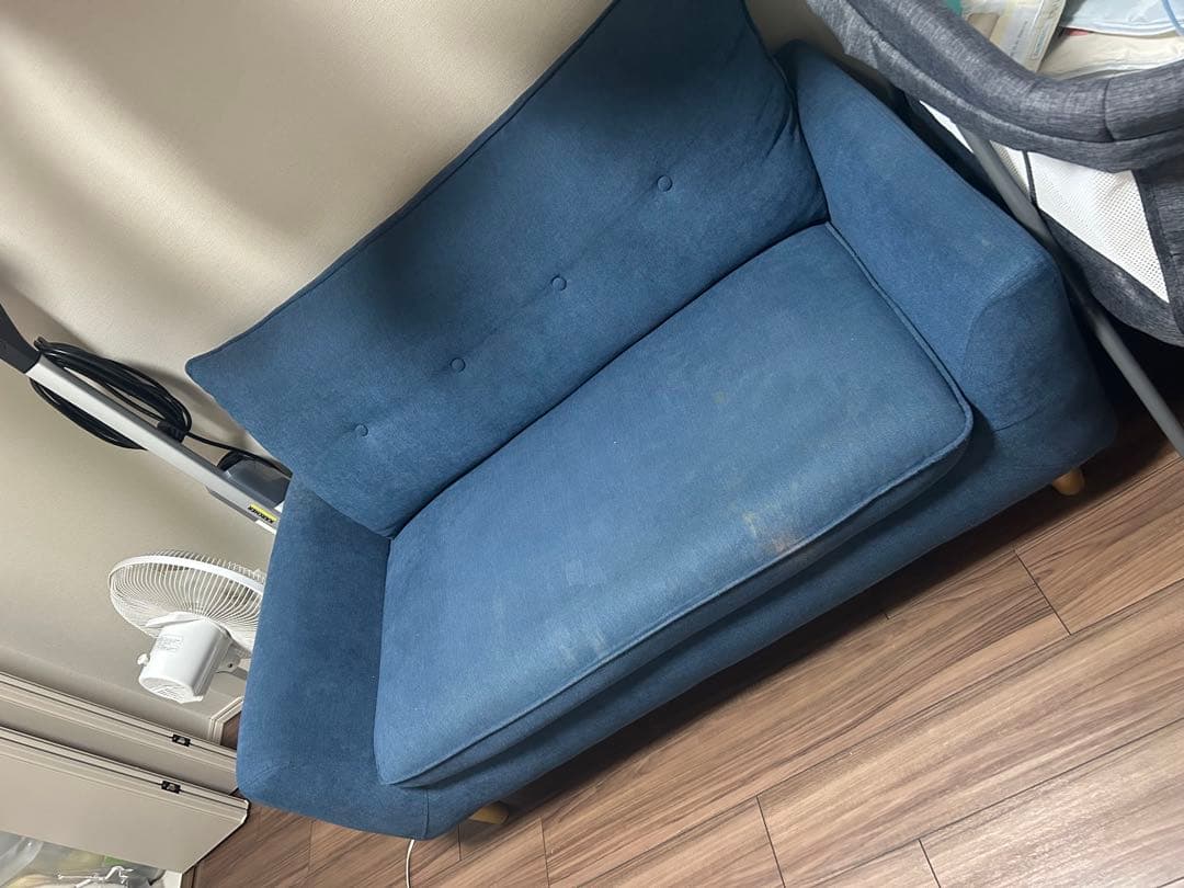 青いファブリックソファ 2人掛け