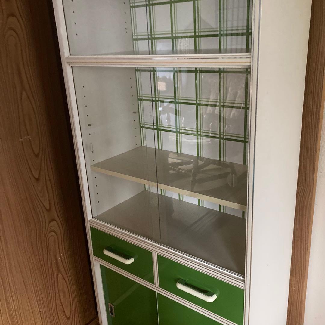 ガラス戸棚　飾り棚　食器棚　緑