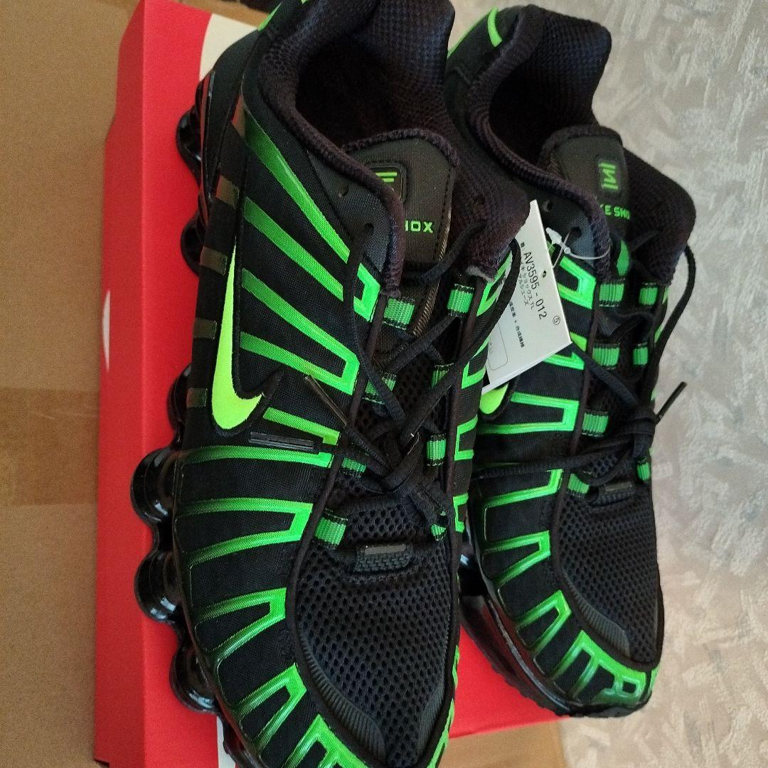 ナイキ　ショックス