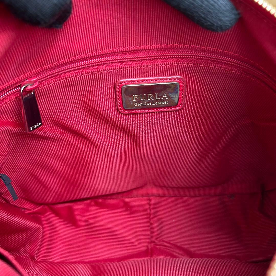 極美品　FURLA　フルラ　ショルダーバッグ　オールレザー　赤　ロゴ　斜め掛け◎