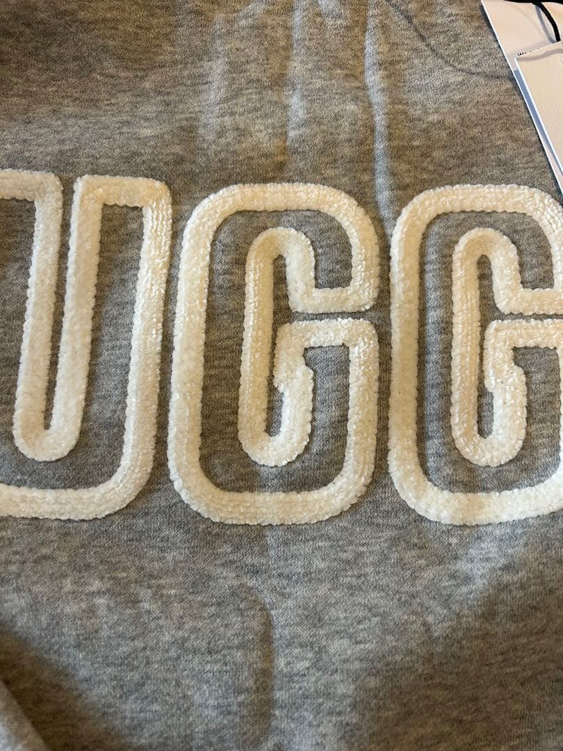 UGG グレー ロゴ入り スウェット Mサイズ