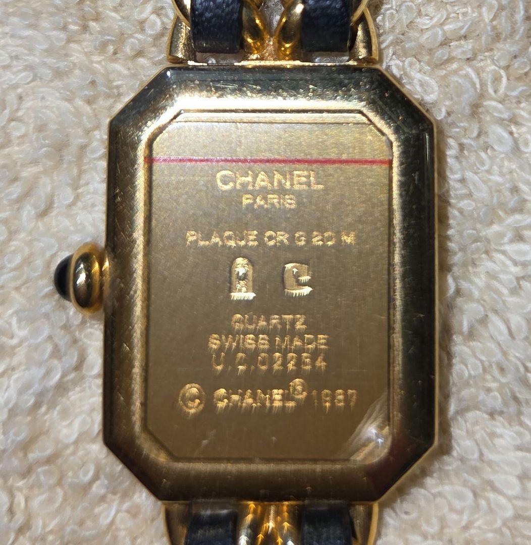 CHANEL プルミエール М 裏面純正保護シール付き