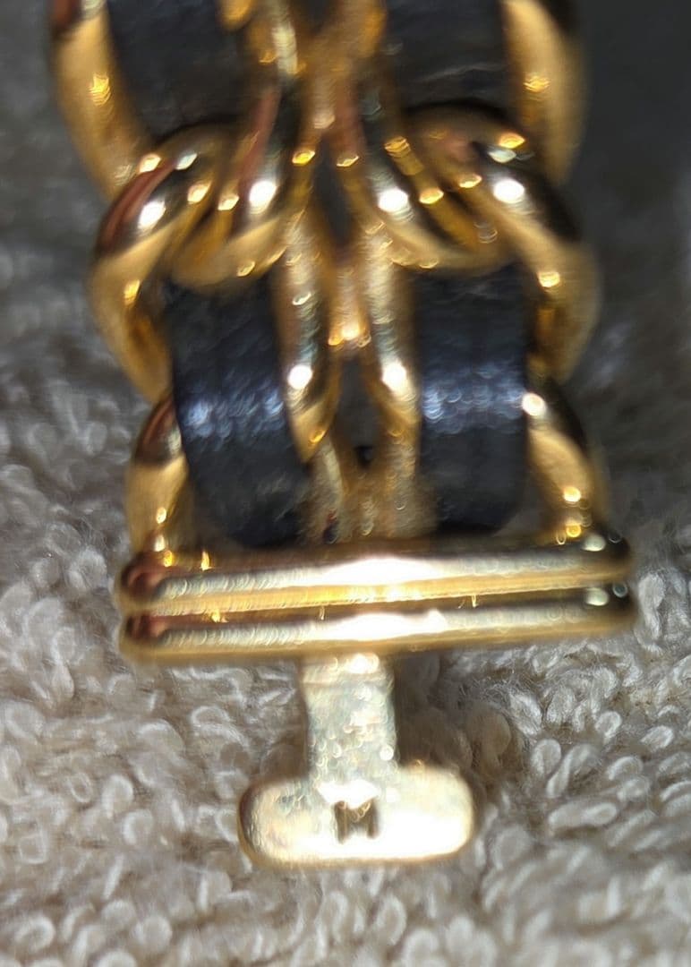 CHANEL プルミエール М 裏面純正保護シール付き