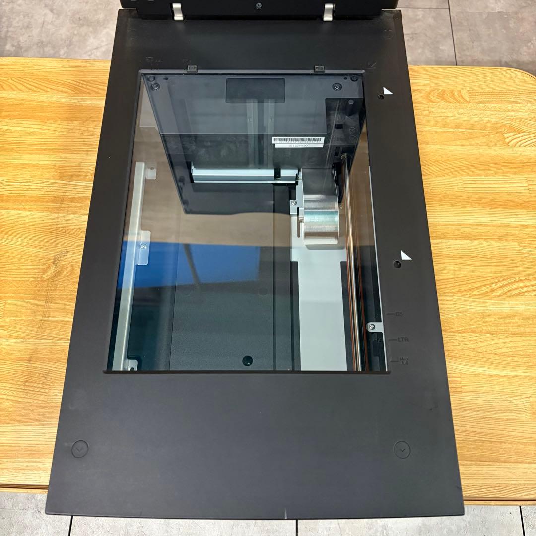 一都三県限定　配送無料　スキャナー　EPSON エプソン　フラットベッド