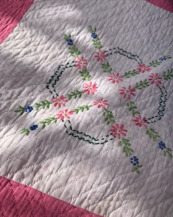 アンティーク　パッチワーク　キルト  手刺繍　ピンク　花　アメリカ