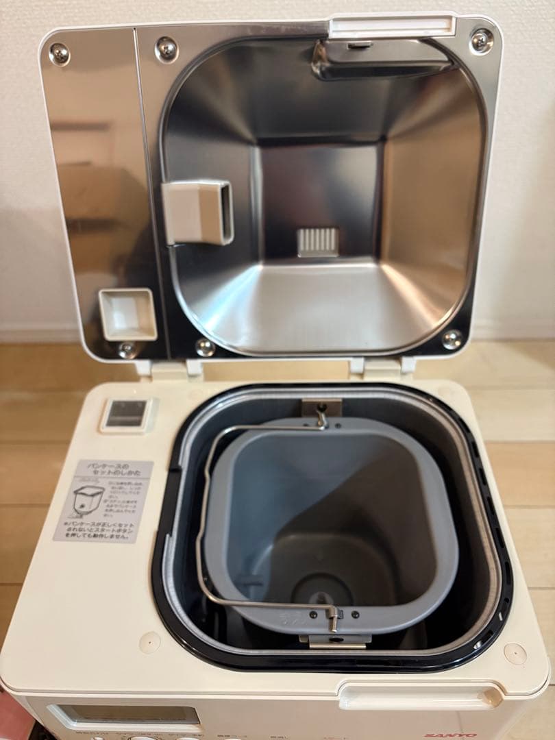 【未使用品】サンヨーホームベーカリー SPM-B1