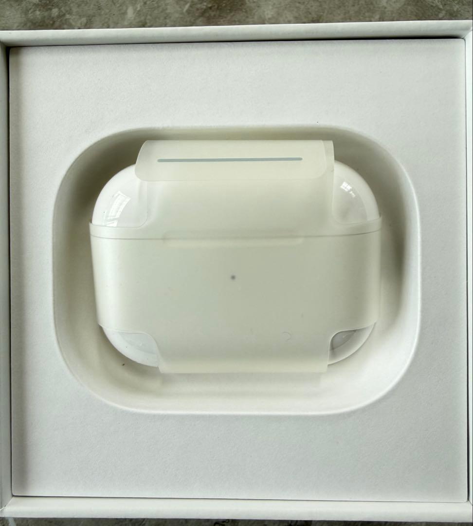 AirPods Pro pro2本体 + ロボットベアケース