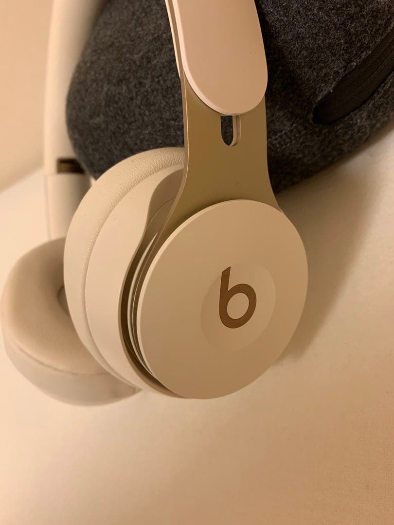 Beats Solo Pro ワイヤレスヘッドホン アイボリー