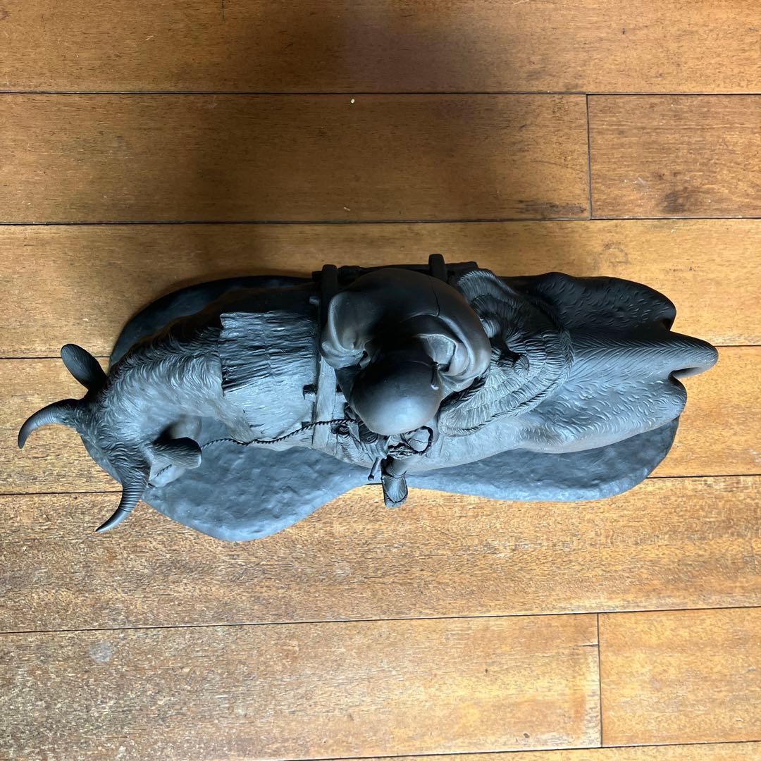 政光作　牛　置物