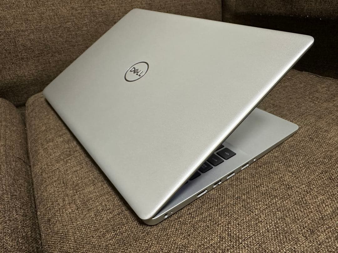 DELL Inspiron 15.6インチ シルバーI5-10世代16GB