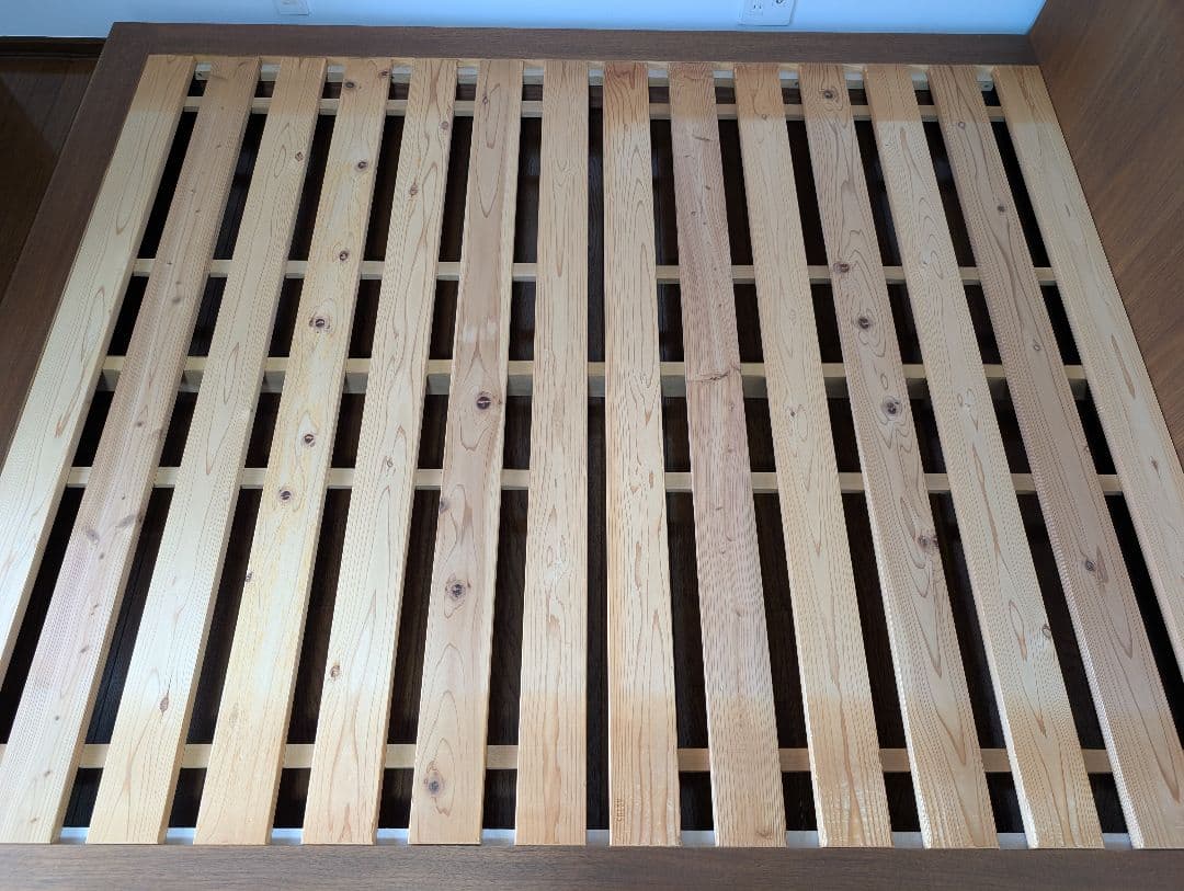 【美品】アクタスFBロータイプベッド フレームウォールナット クイーンサイズ