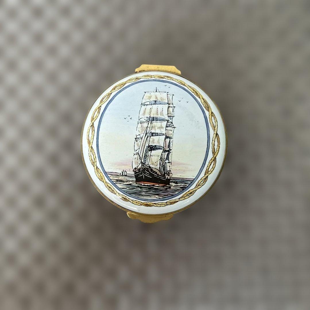 Crummlesのヴィンテージピルボックス(ジュエリーボックス)です。限定版